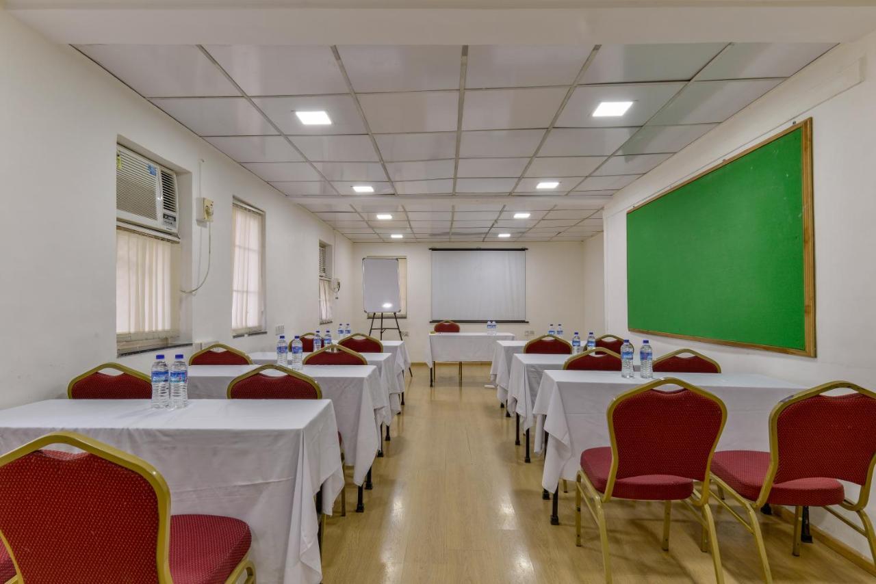 Hotel Ajanta Βομβάη Εξωτερικό φωτογραφία